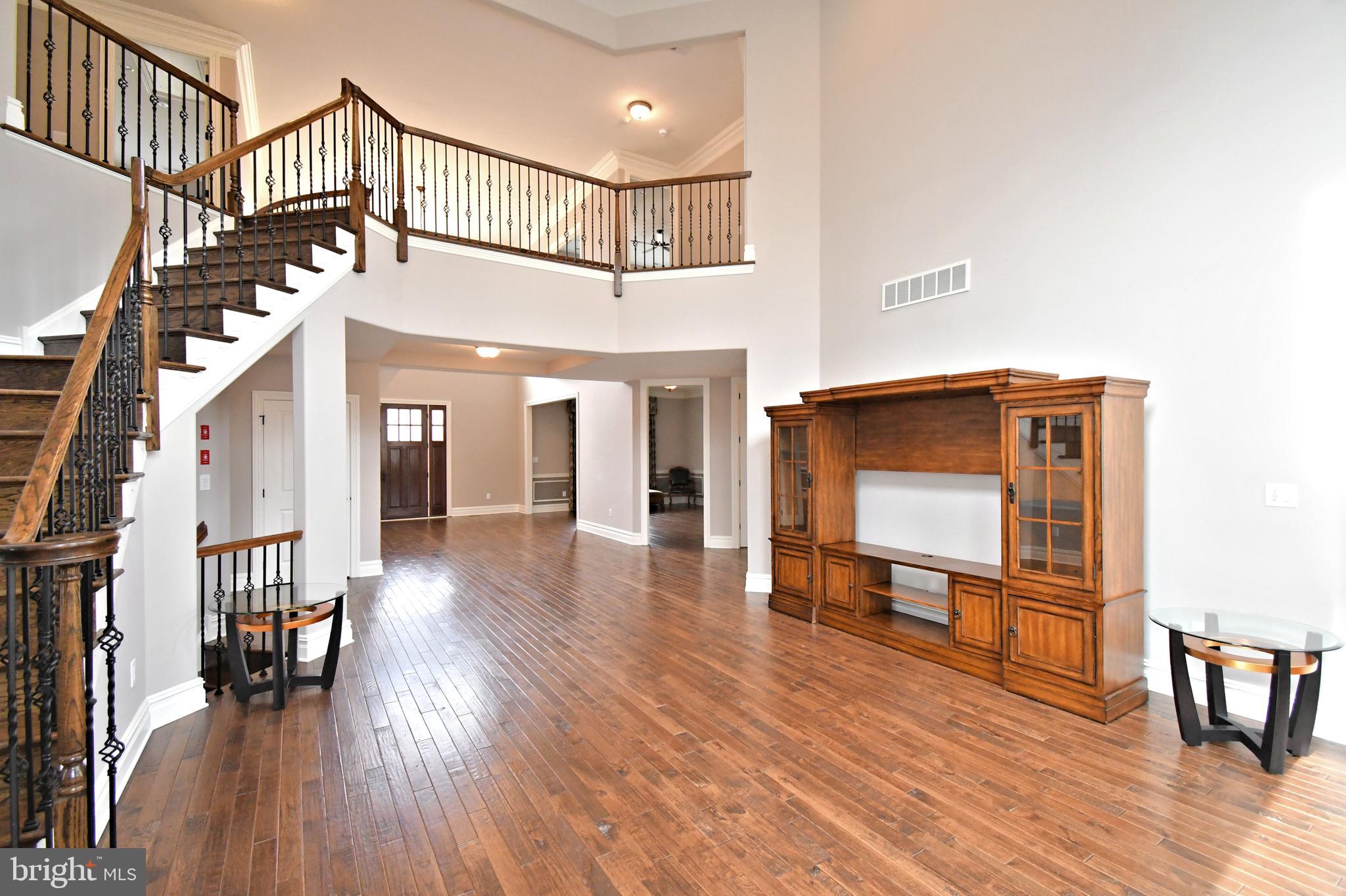 DUTCHESS FARM ESTS - Residential