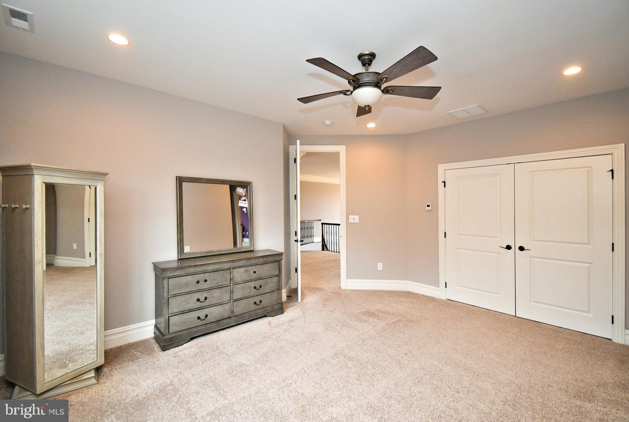 DUTCHESS FARM ESTS - Residential