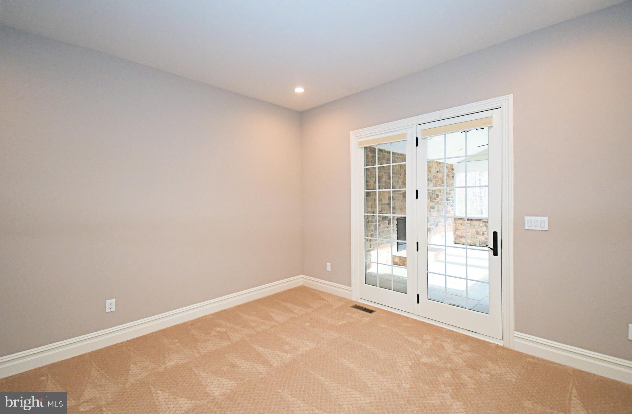 DUTCHESS FARM ESTS - Residential