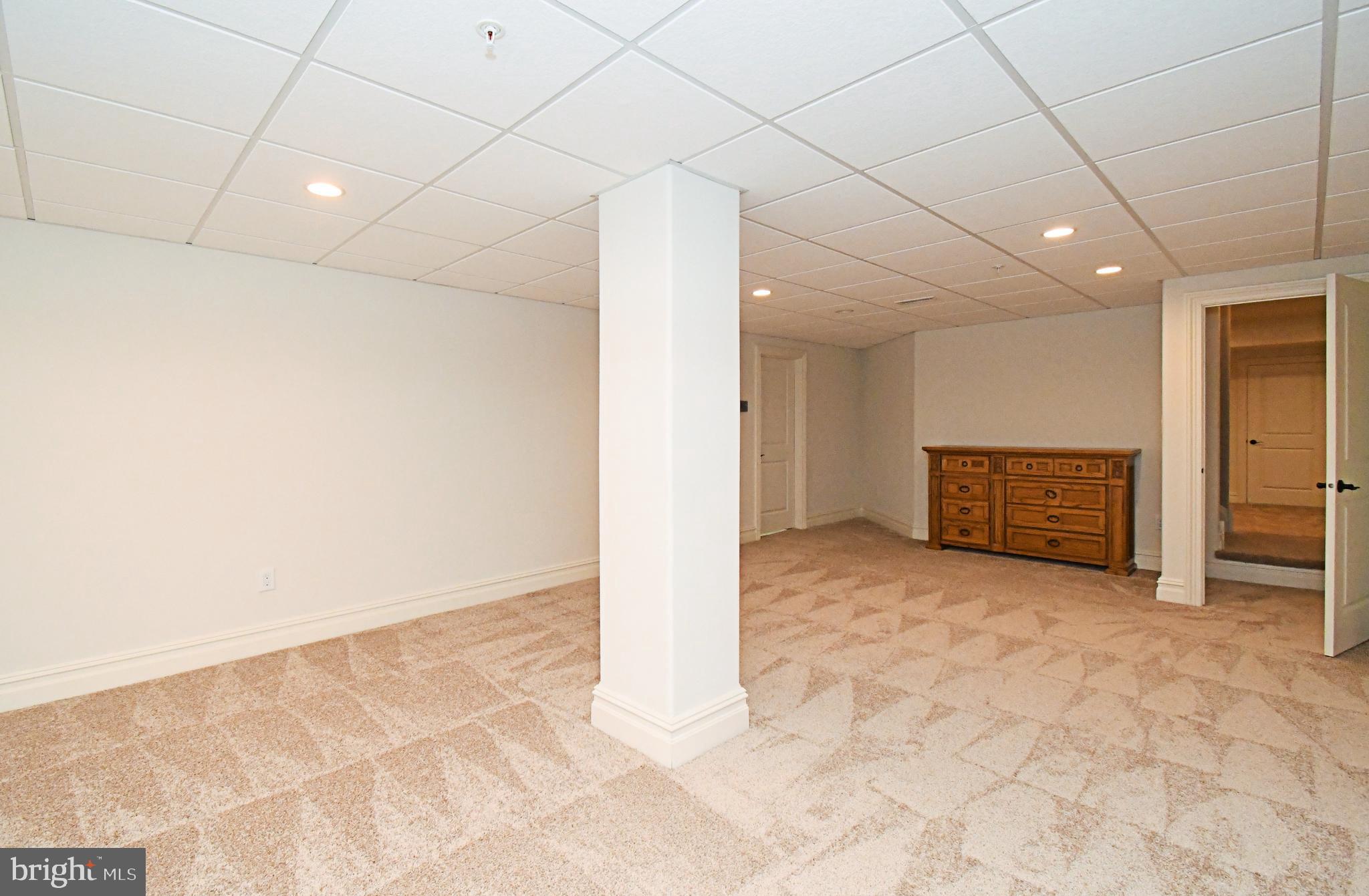 DUTCHESS FARM ESTS - Residential