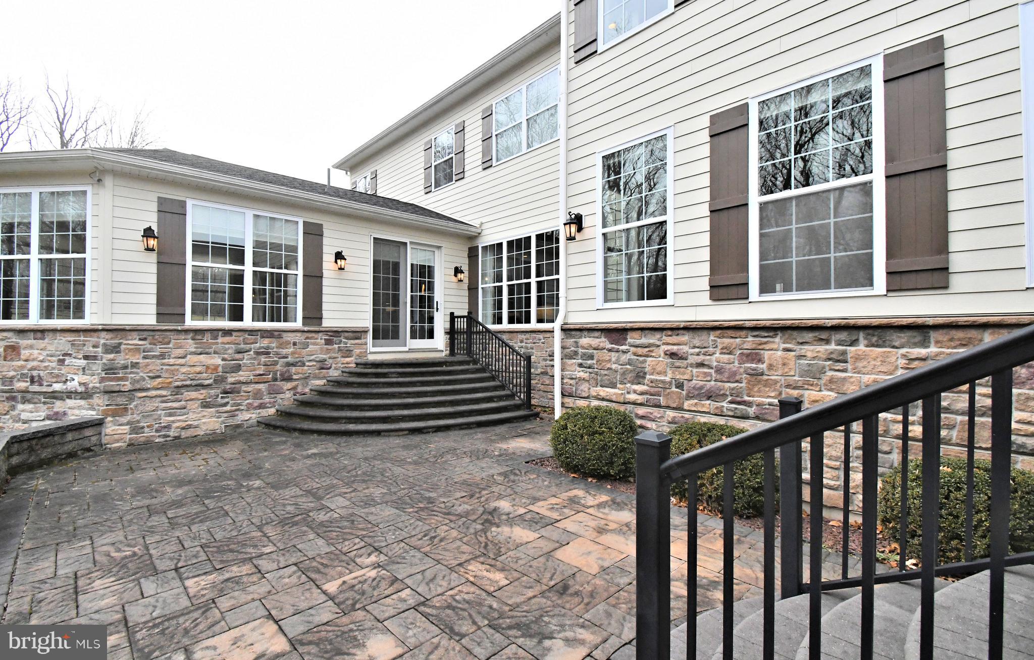 DUTCHESS FARM ESTS - Residential