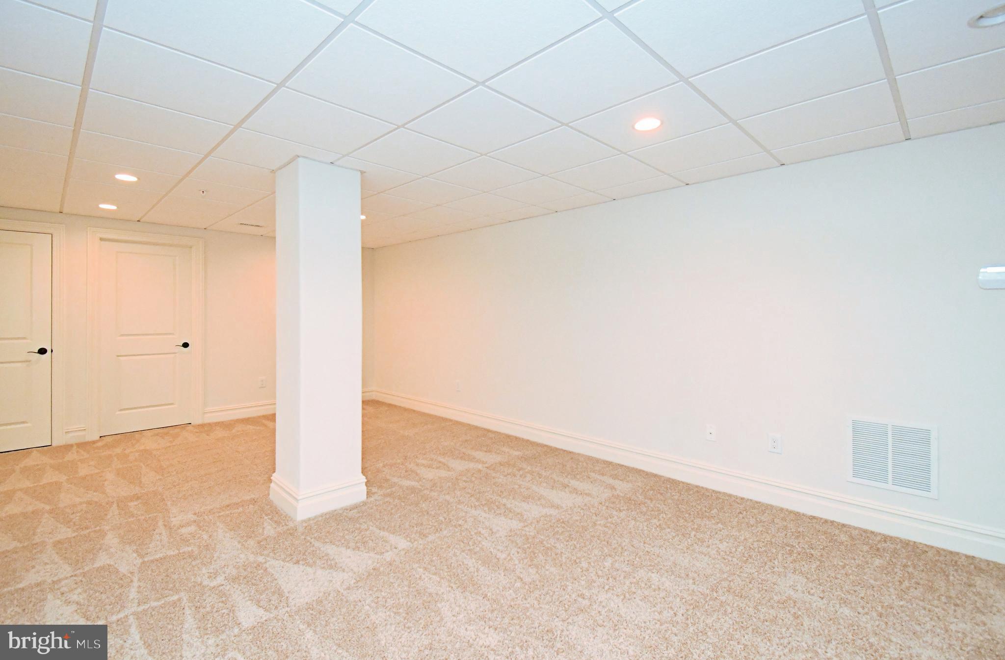 DUTCHESS FARM ESTS - Residential