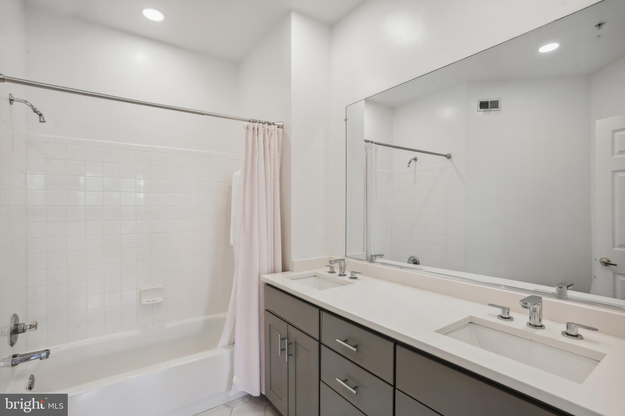 KENTLANDS - Residential