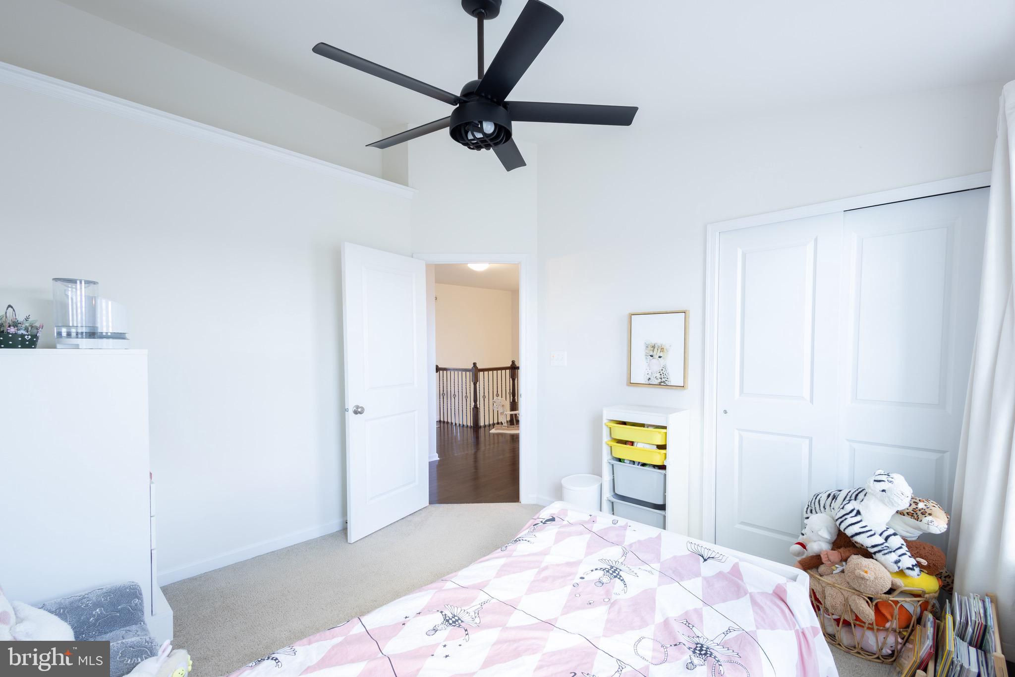 LOUDOUN VALLEY ESTATES 2 - Residential Lease