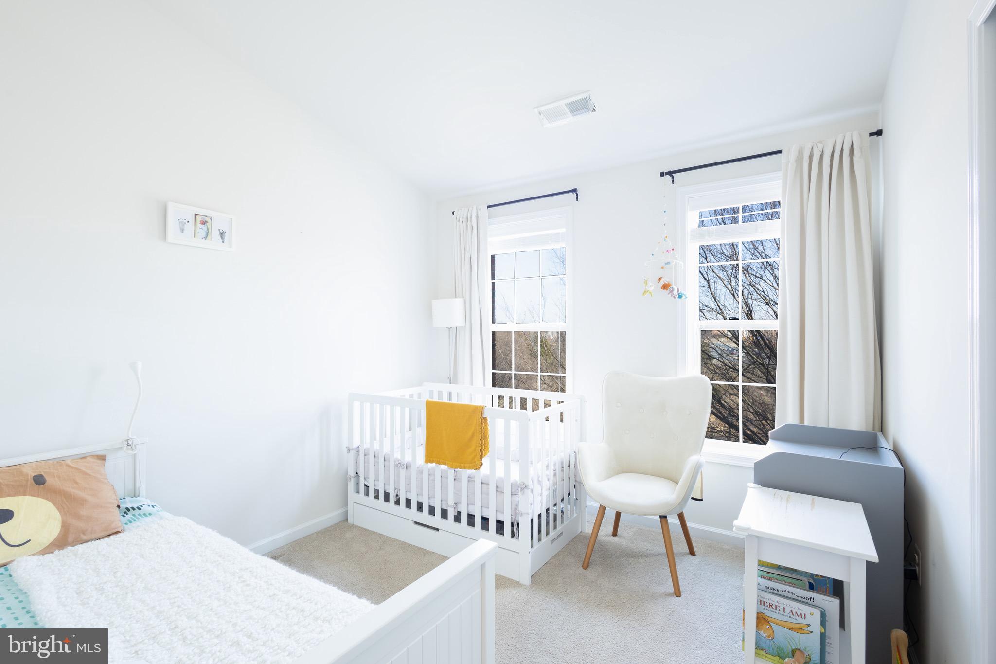 LOUDOUN VALLEY ESTATES 2 - Residential Lease