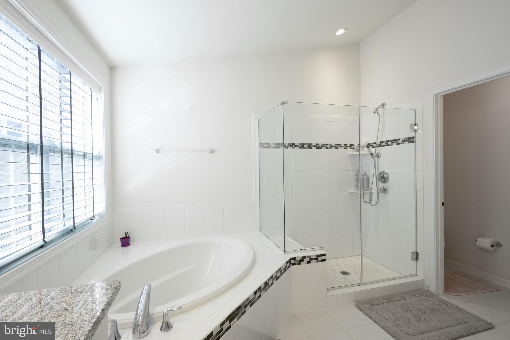 LOUDOUN VALLEY ESTATES 2 - Residential Lease