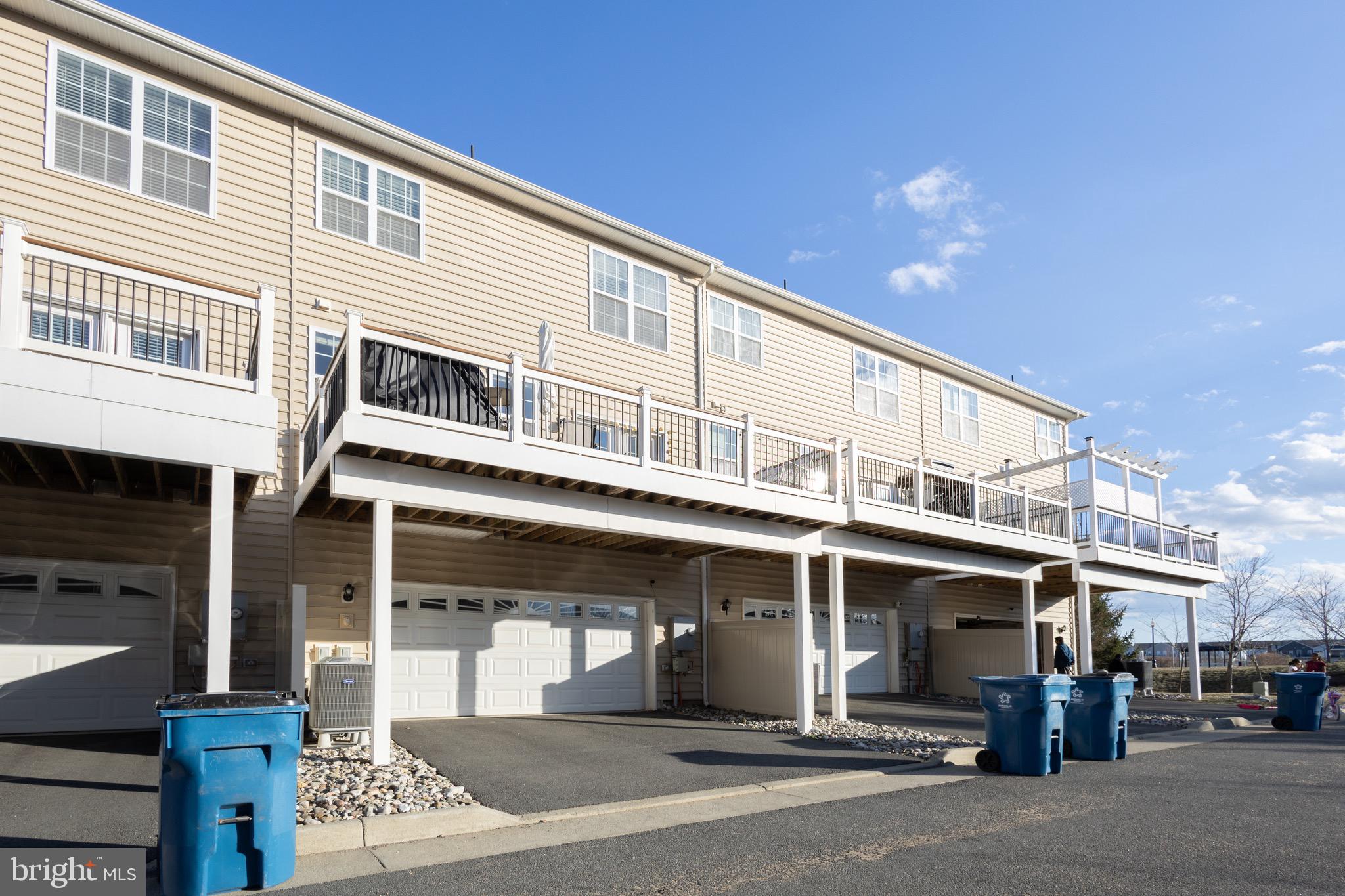 LOUDOUN VALLEY ESTATES 2 - Residential Lease