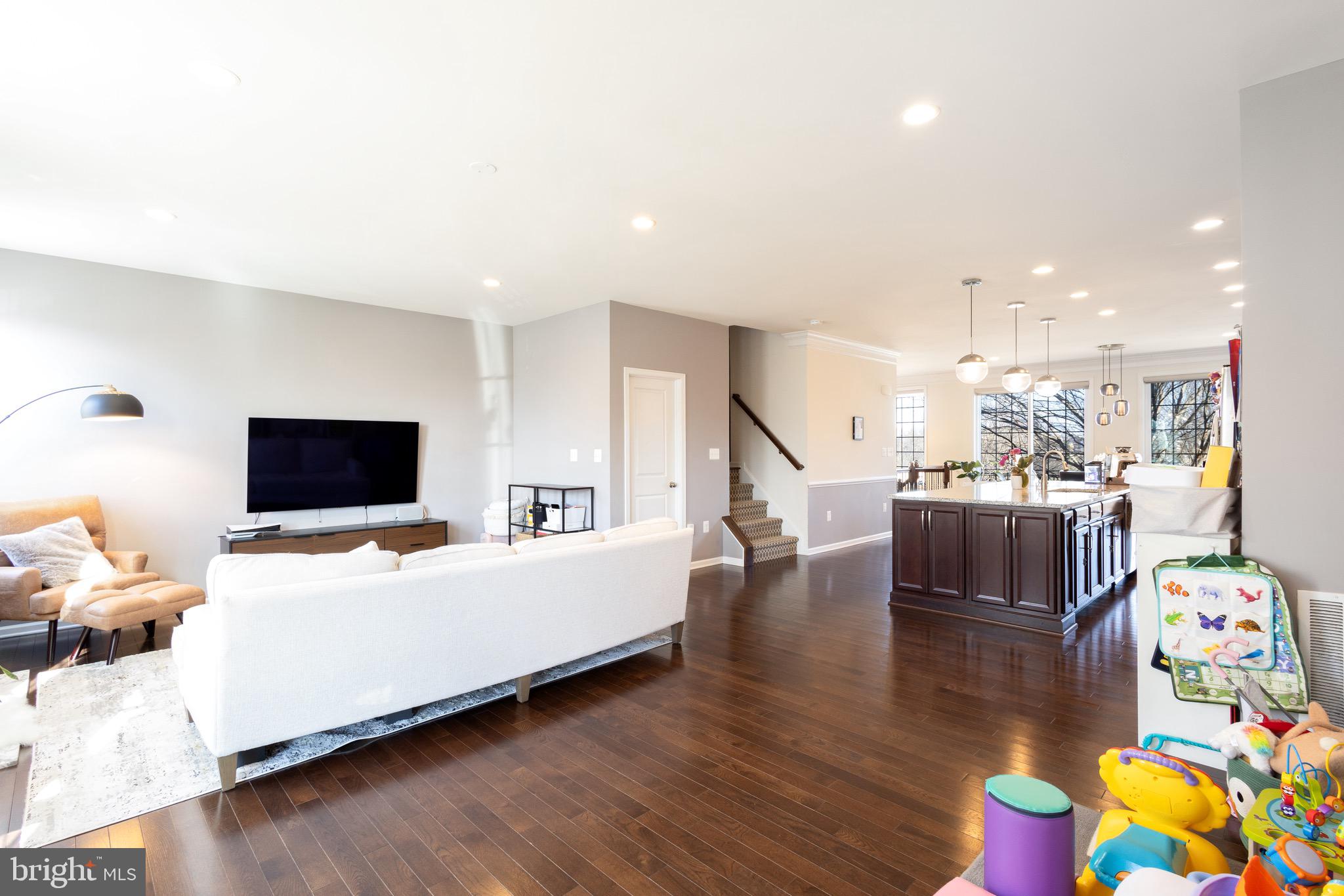 LOUDOUN VALLEY ESTATES 2 - Residential Lease