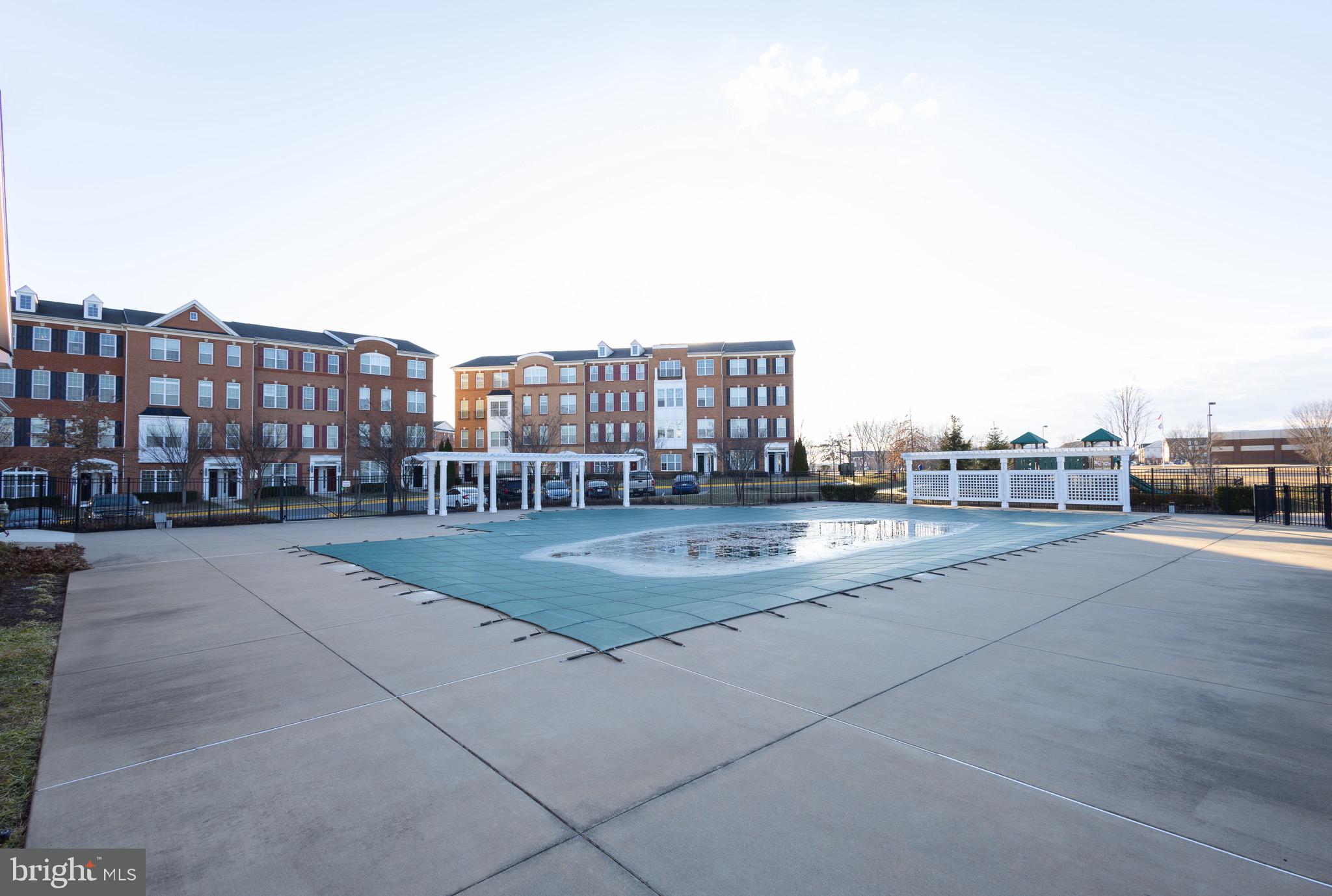 LOUDOUN VALLEY ESTATES 2 - Residential Lease