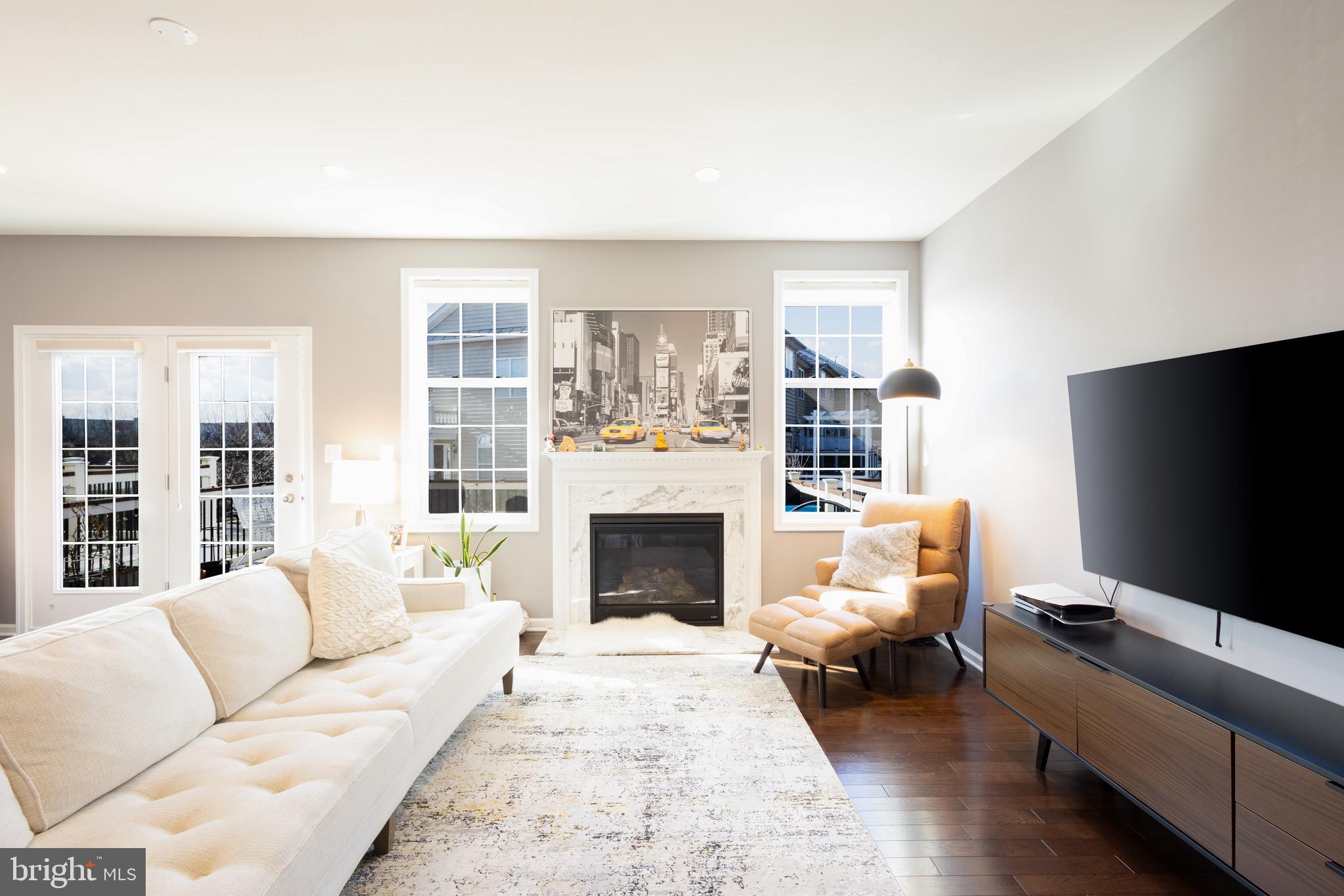 LOUDOUN VALLEY ESTATES 2 - Residential Lease