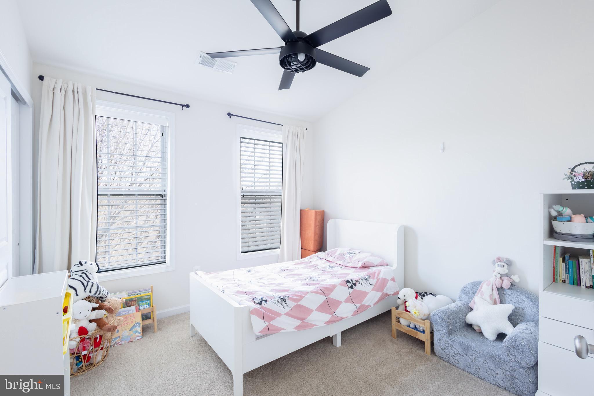 LOUDOUN VALLEY ESTATES 2 - Residential Lease