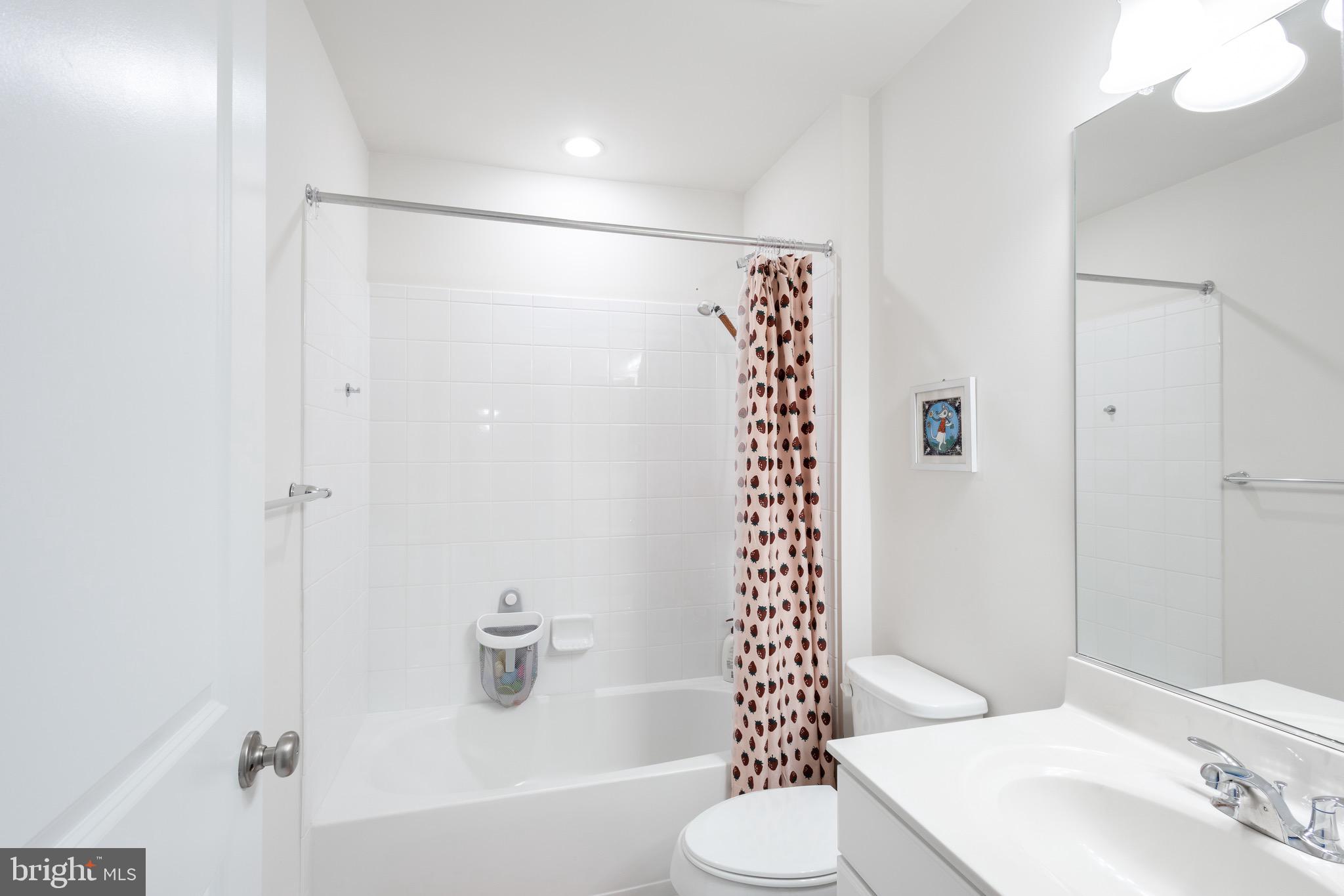 LOUDOUN VALLEY ESTATES 2 - Residential Lease