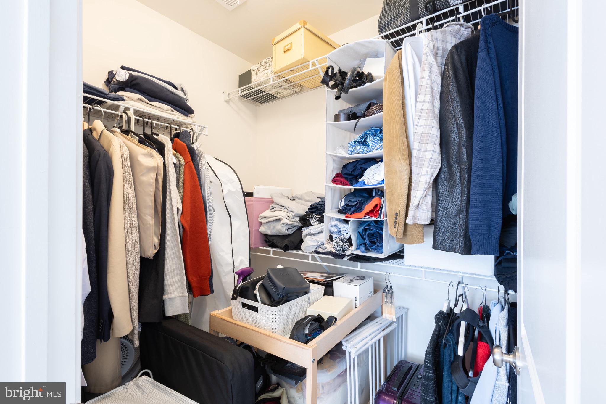 LOUDOUN VALLEY ESTATES 2 - Residential Lease