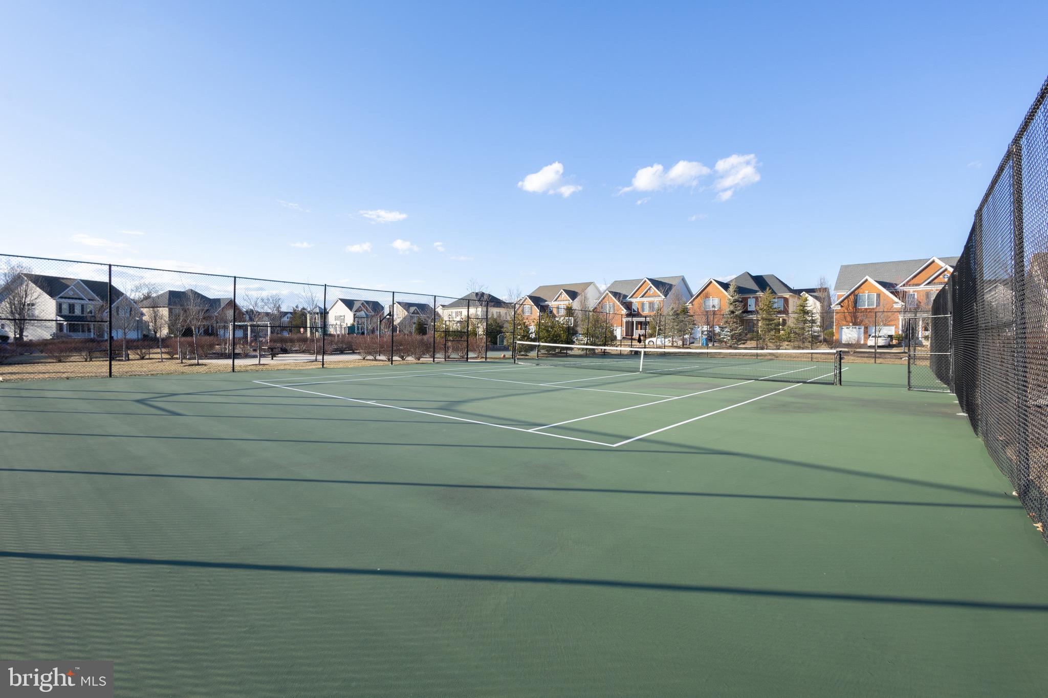 LOUDOUN VALLEY ESTATES 2 - Residential Lease