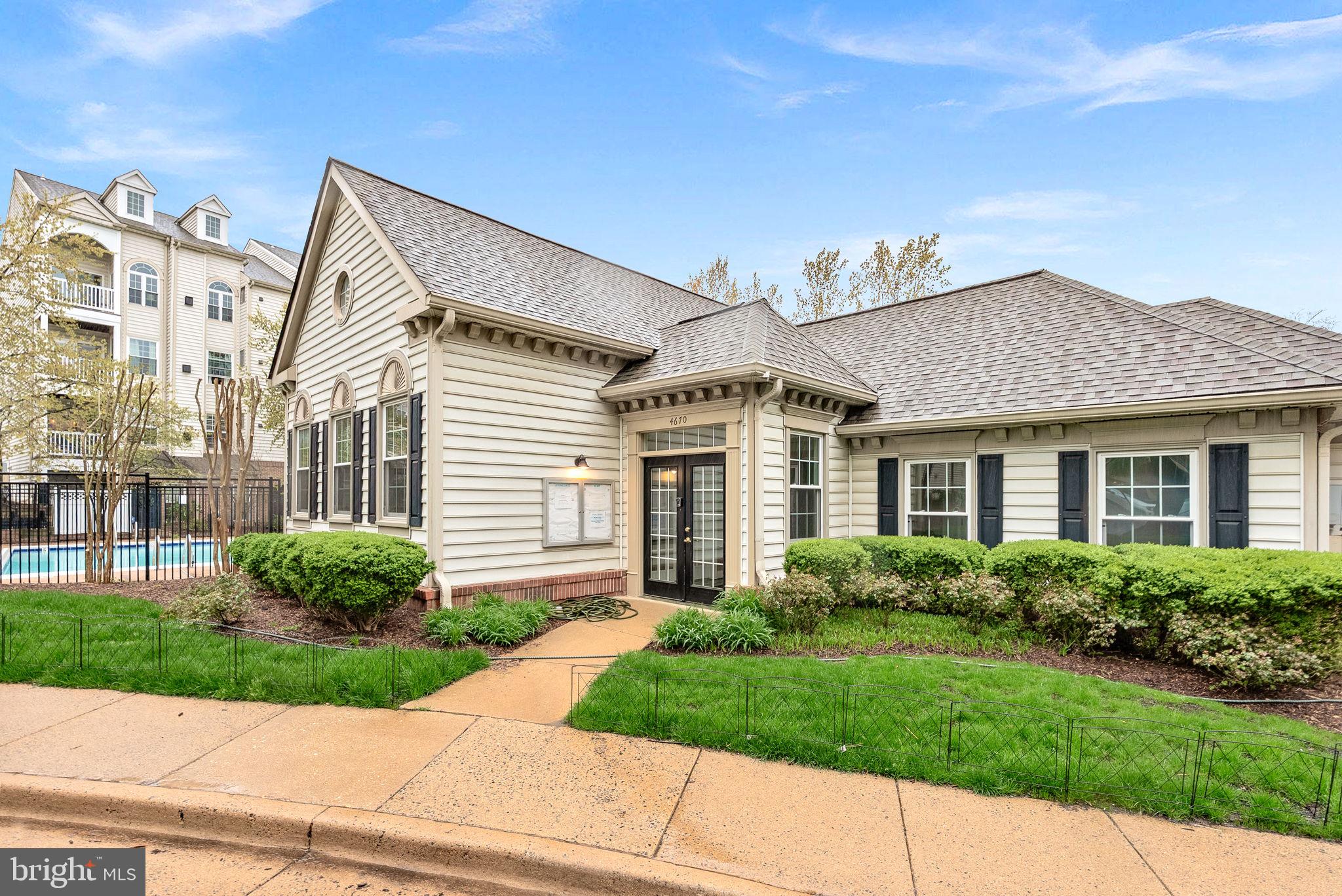 STONEGATE - Residential