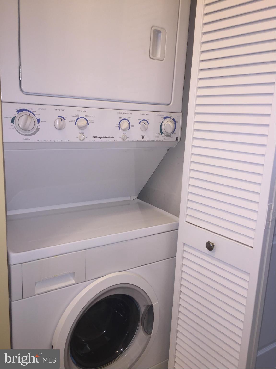 PARKSIDE AT ASHBURN - Residential