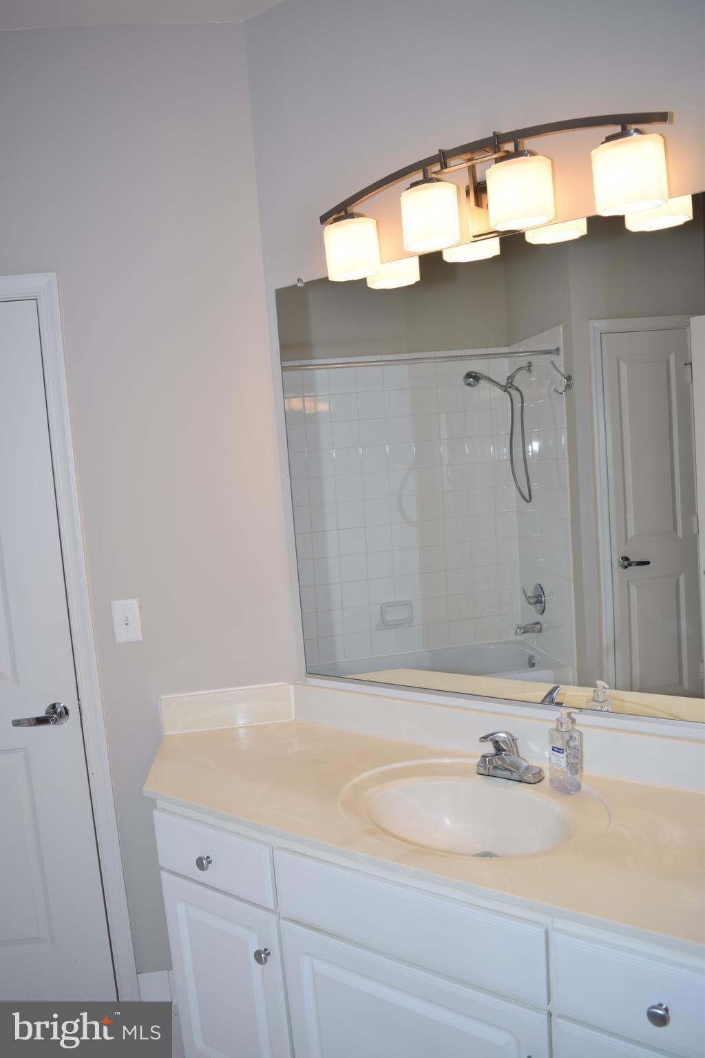 8045 AT SILVER SPRING METRO - Residential