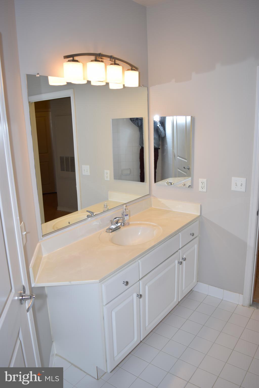 8045 AT SILVER SPRING METRO - Residential