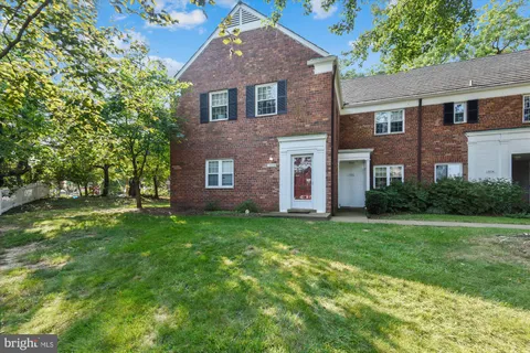 1000 Valley Drive, Alexandria, VA 22302 - MLS#: VAAX2043212
