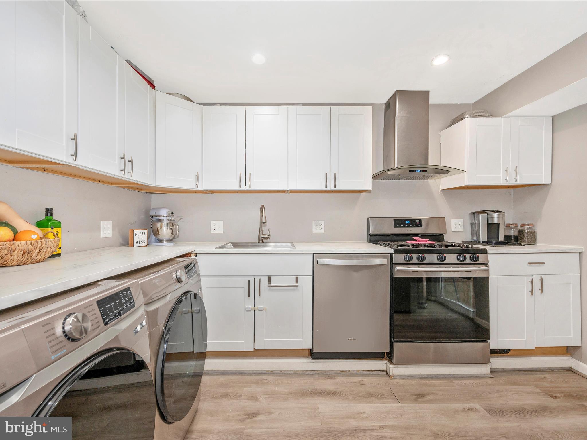 MONTCLAIR MANOR - Residential