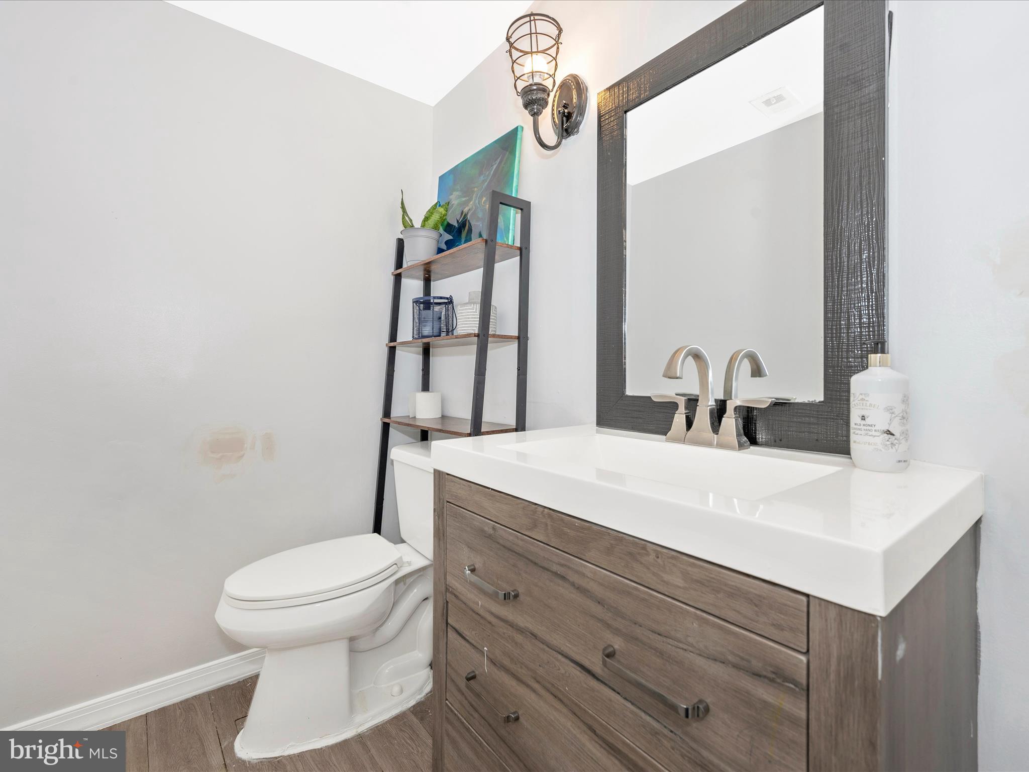 MONTCLAIR MANOR - Residential