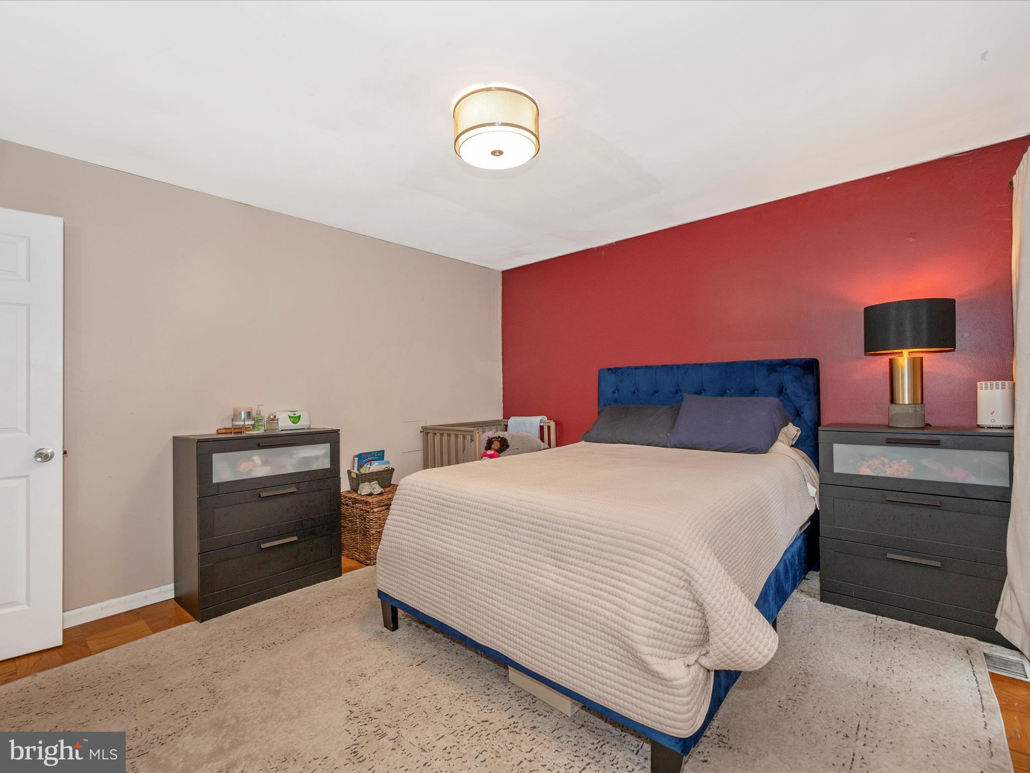 MONTCLAIR MANOR - Residential