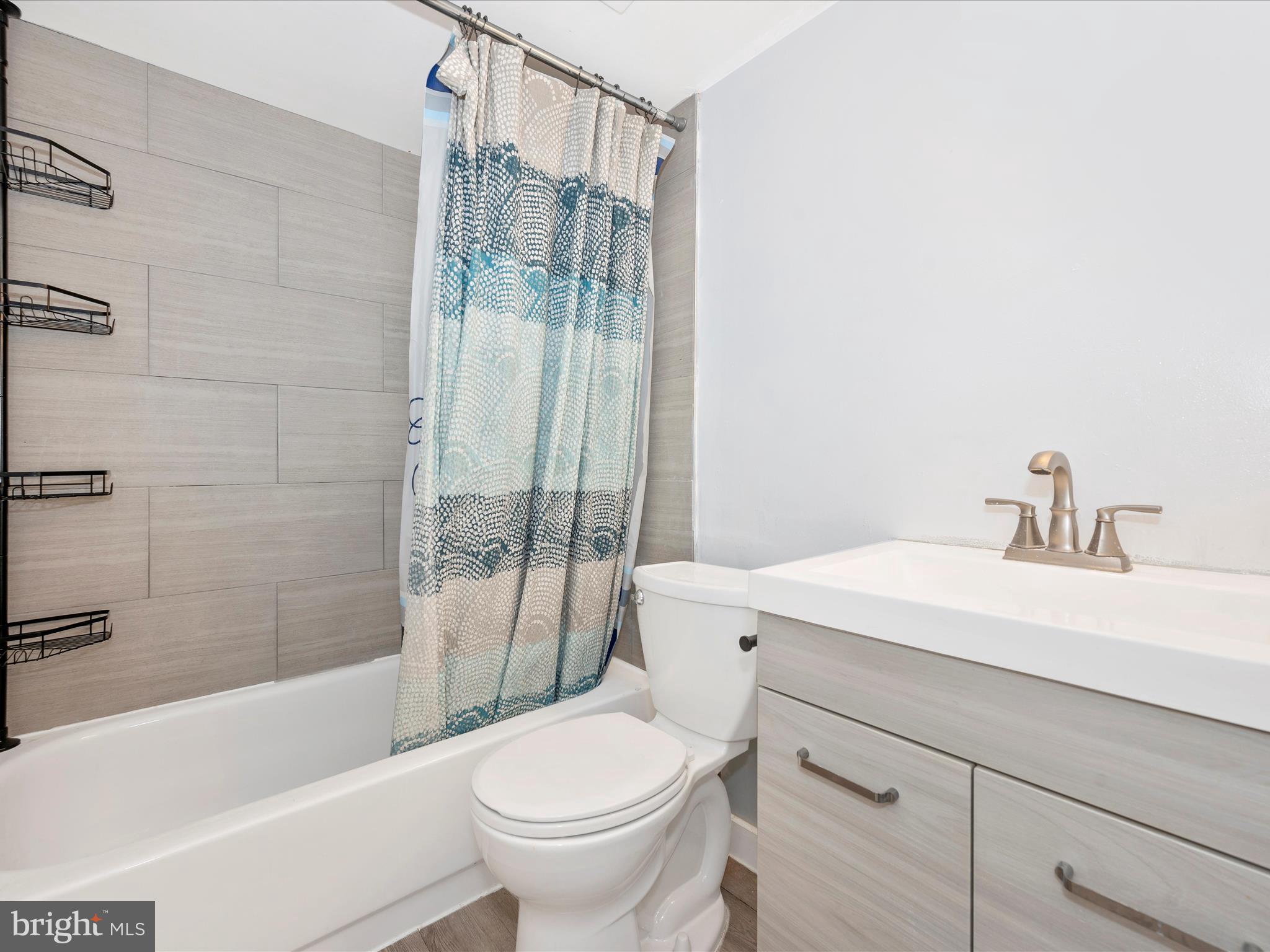 MONTCLAIR MANOR - Residential