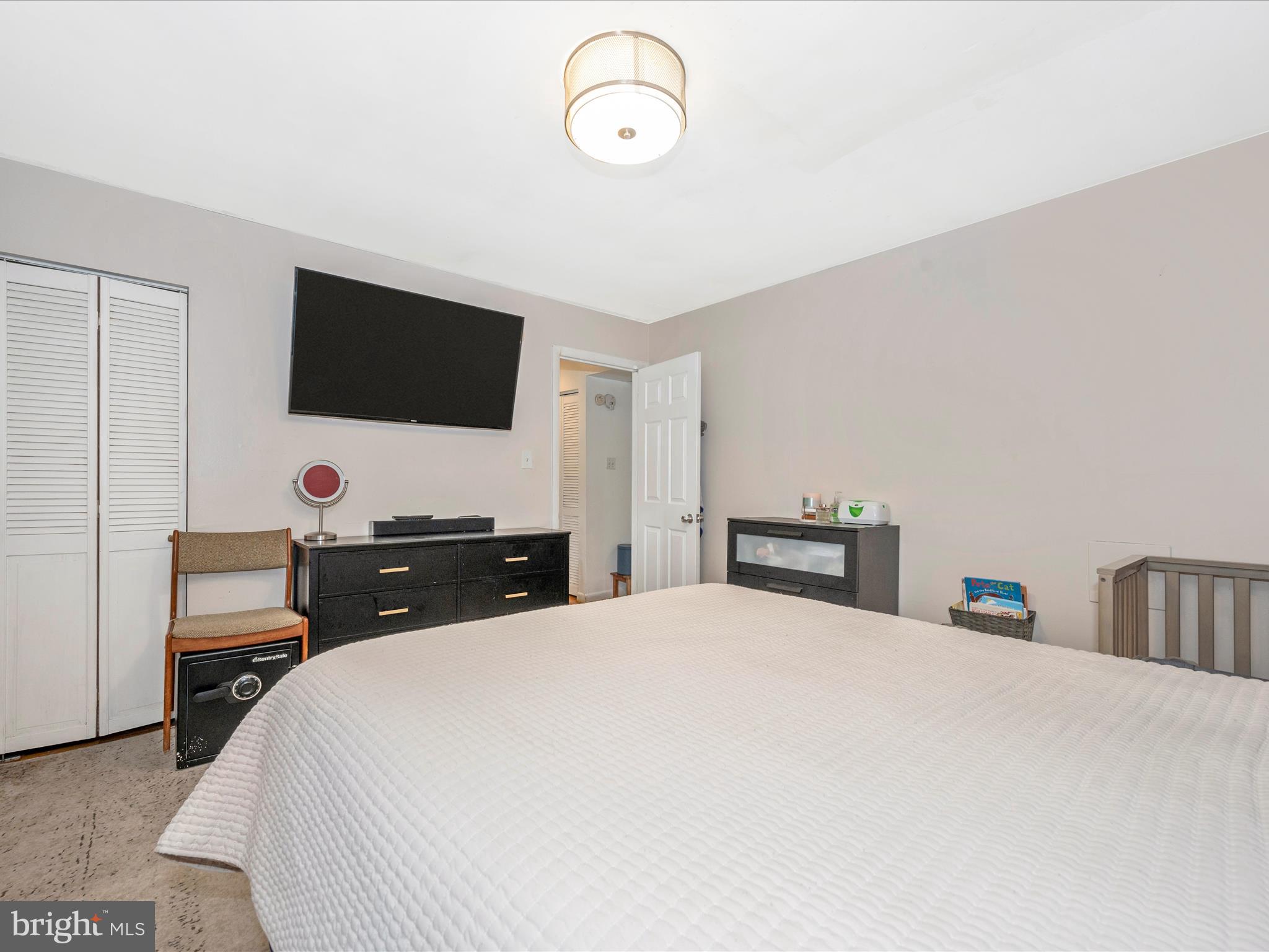 MONTCLAIR MANOR - Residential