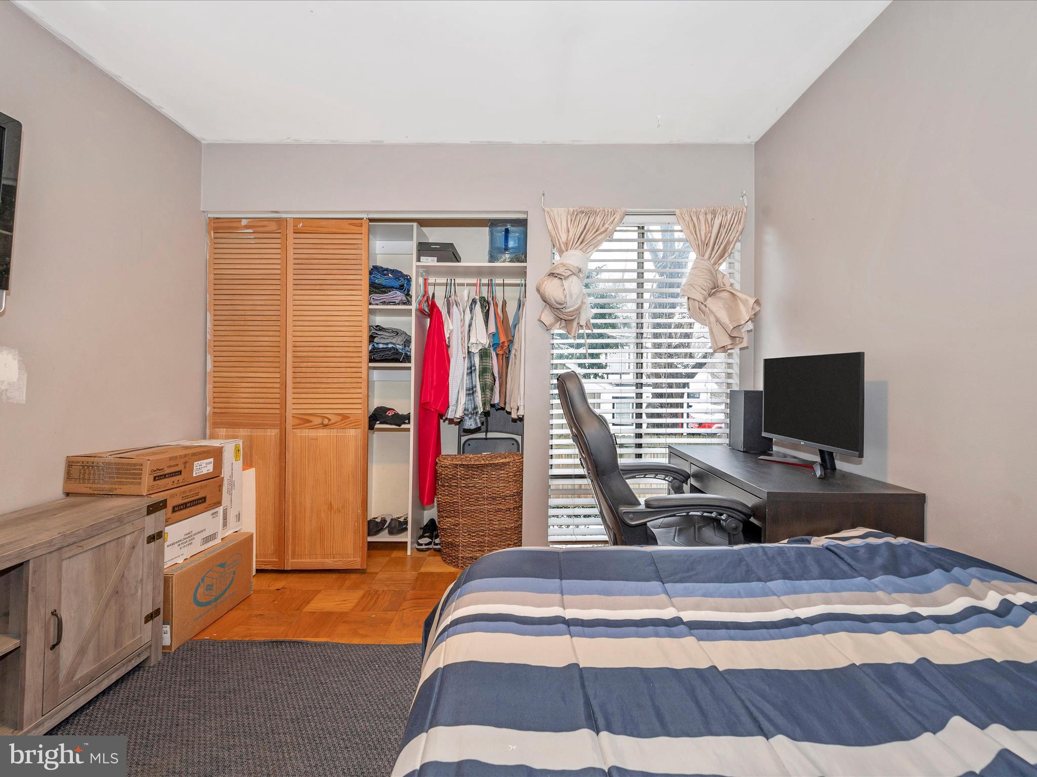 MONTCLAIR MANOR - Residential