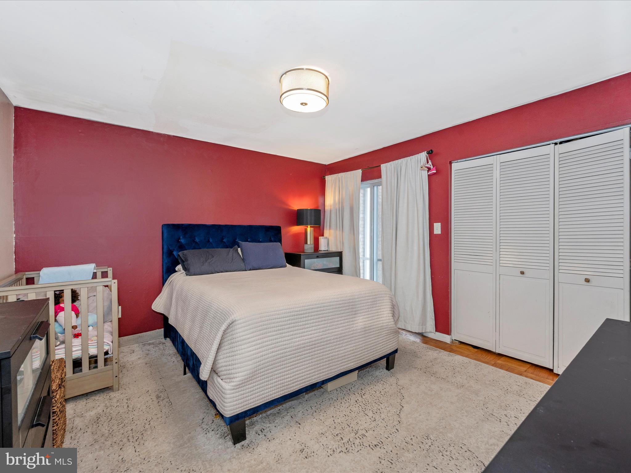 MONTCLAIR MANOR - Residential