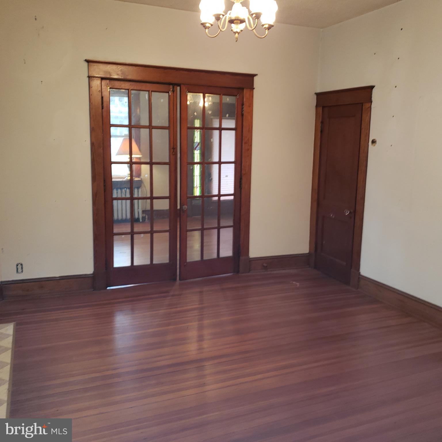 BEVERLY HILLS - Residential Income