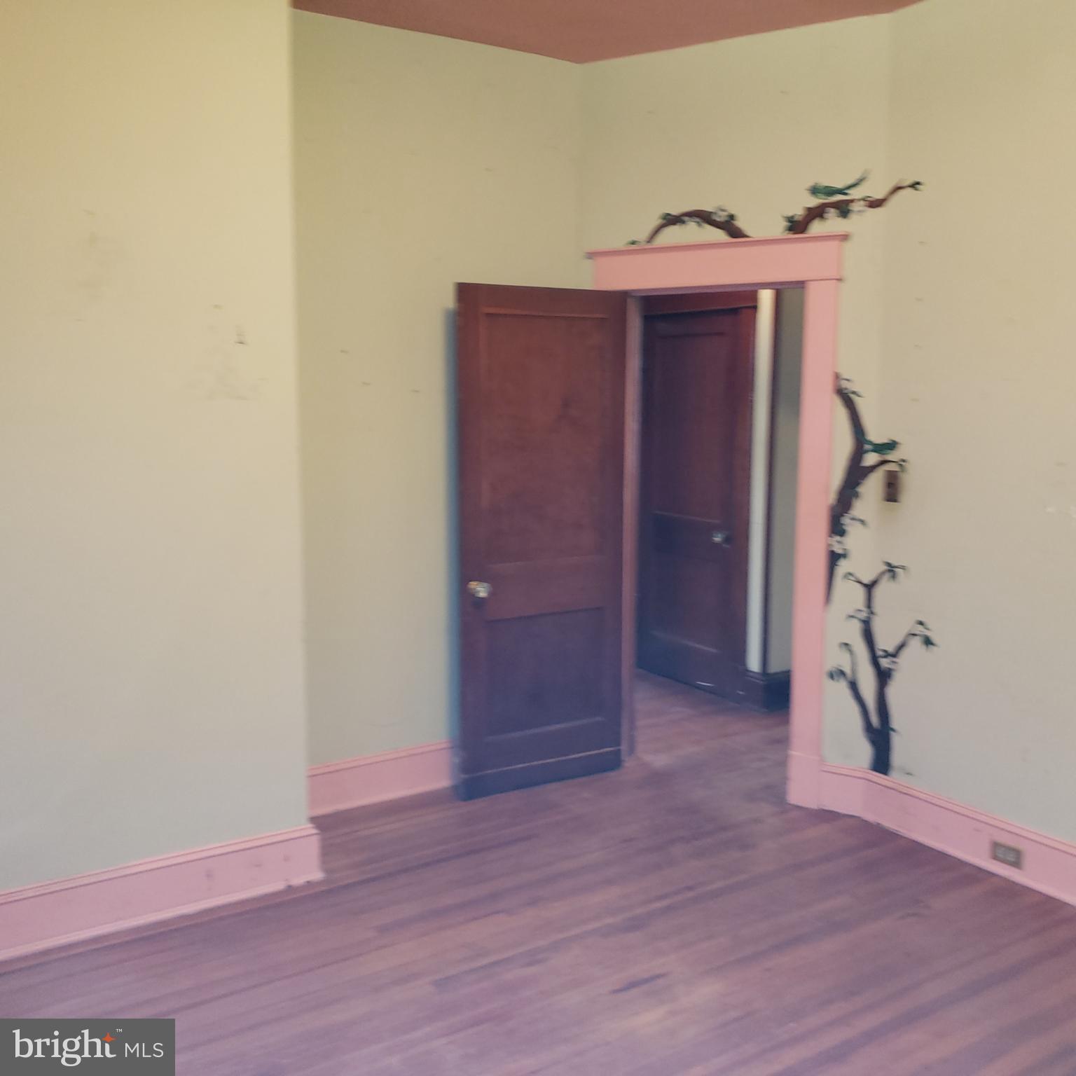 BEVERLY HILLS - Residential Income