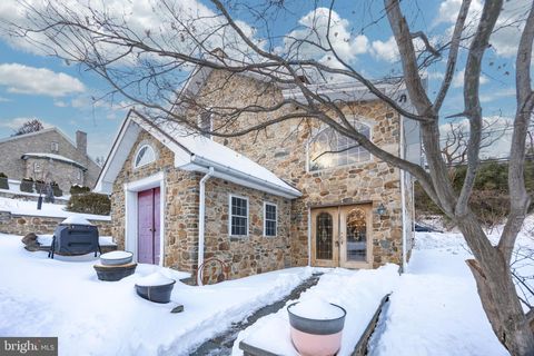 2568 PIKE AVENUE COOPERSBURG PA 18036