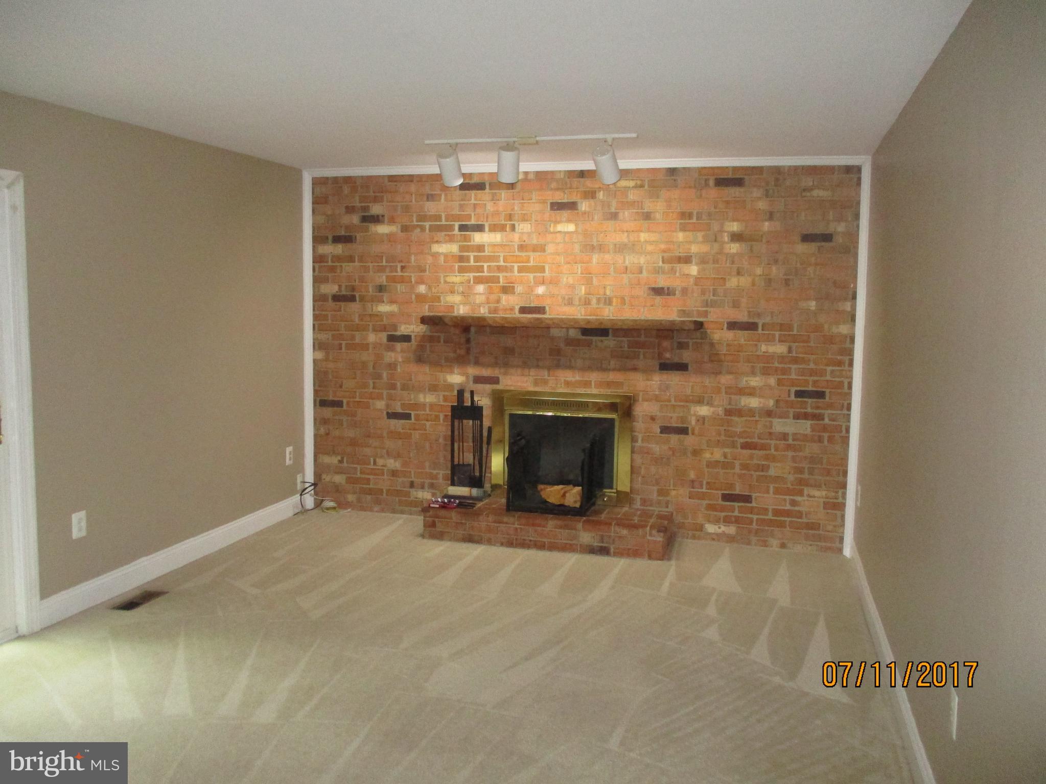 15407 SKYLINE DRIVE