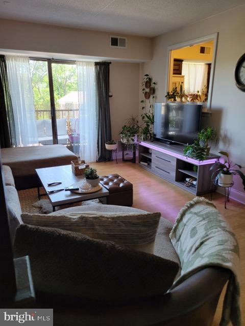 1012 VALLEY DRIVE 1012