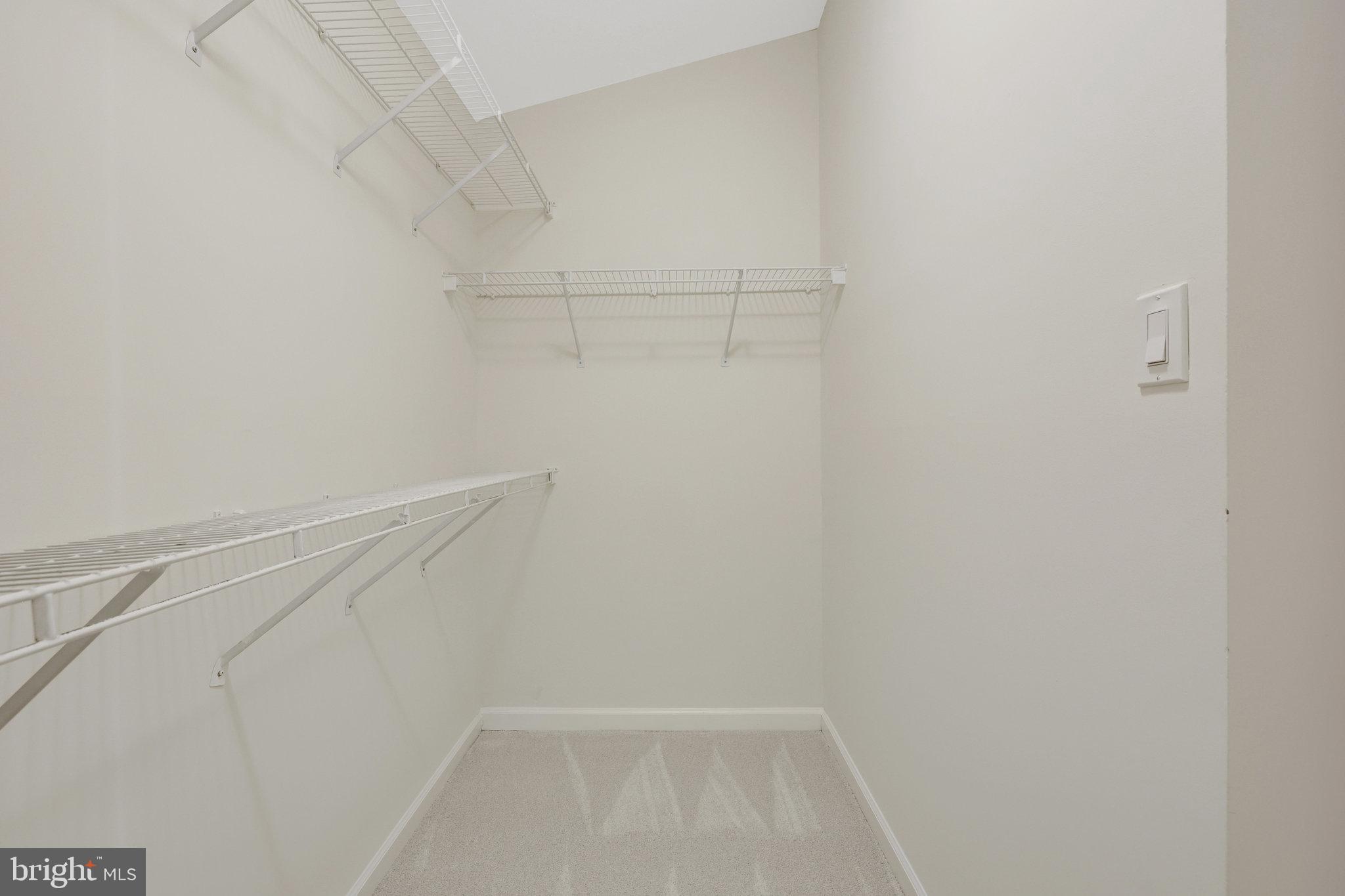 ASHBURN FARM - Residential