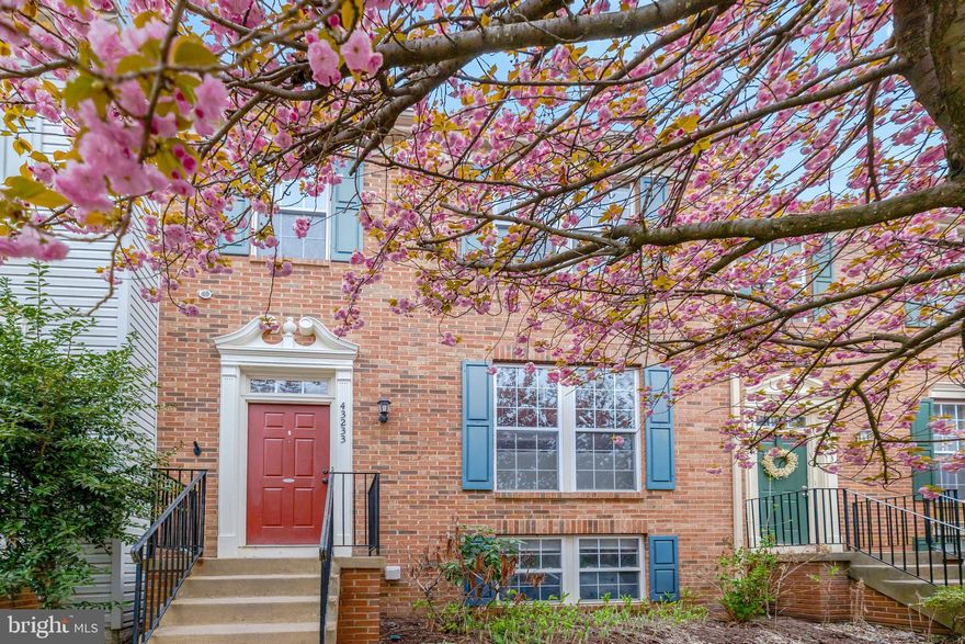 Spacious townhome in sought-after Ashburn Farm. The main level features hardwood floors and a huge kitchen with tons of cabinet space and a large island that will appeal to even the most discerning of chefs. The light-filled bump-out provides extra space for a table, seating area, or whatever you need! There is a gorgeous deck off of the kitchen for outdoor dining, relaxing or entertaining. The primary bedroom boasts a large walk-in closet and an attached ensuite bathroom with a double vanity for plenty of space when getting ready.  The lower level rec room features a gas fireplace and is walk-out level to the fenced-in yard. Fresh paint and new carpet!  FANTASTIC LOCATION in an amenity-rich community! Close to shopping and restaurants, easy access to major commuter routes including Rt. 28, Rt. 7 and the Dulles Greenway. 1 assigned parking spot plus abundant open parking available! ASSUMABLE VA LOAN! Current loan amount is $300,612 with a 3.25% interest rate.