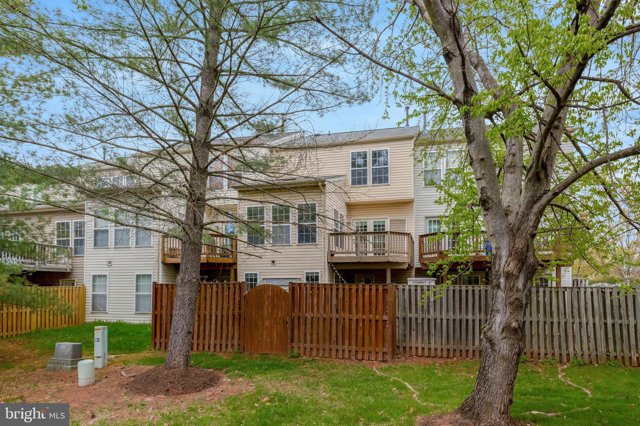 ASHBURN FARM - Residential