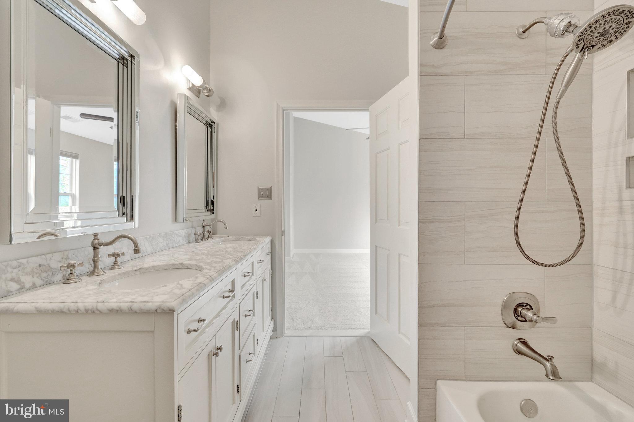 ASHBURN FARM - Residential