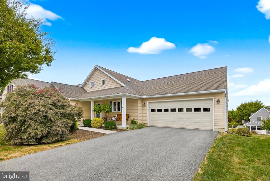 Photo of 732 Heather Ridge, MANHEIM, PA 17545 (MLS # PALA2076856)