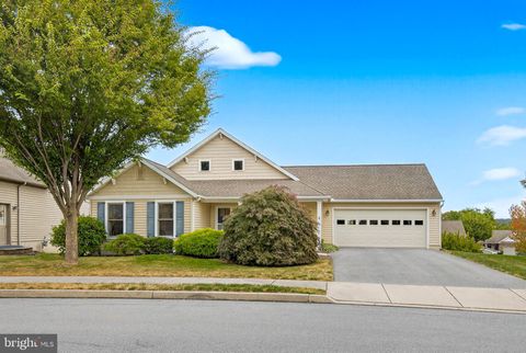 Photo of 732 Heather Ridge, MANHEIM, PA 17545 (MLS # PALA2076856)