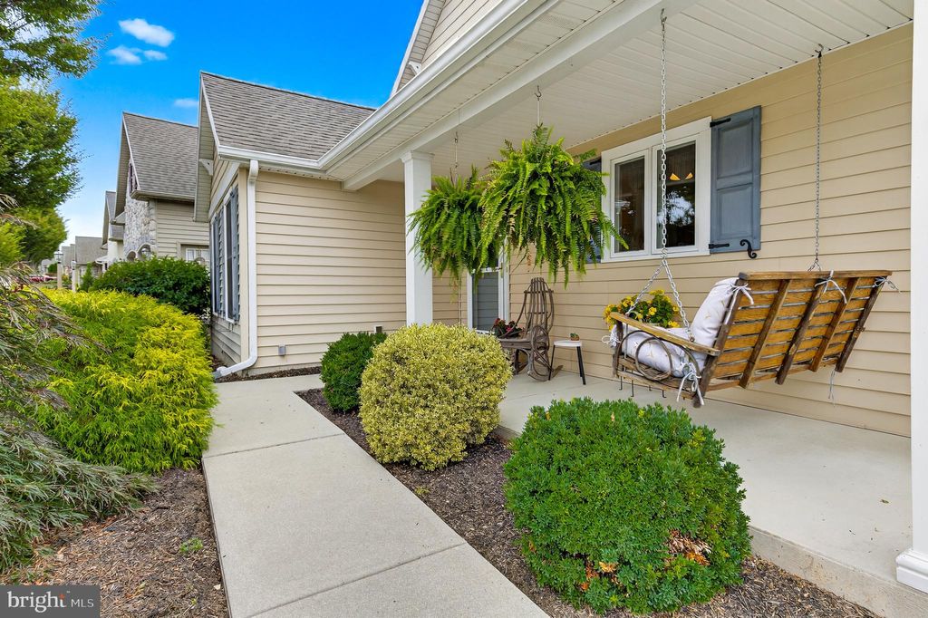 Photo of 732 Heather Ridge, MANHEIM, PA 17545 (MLS # PALA2076856)