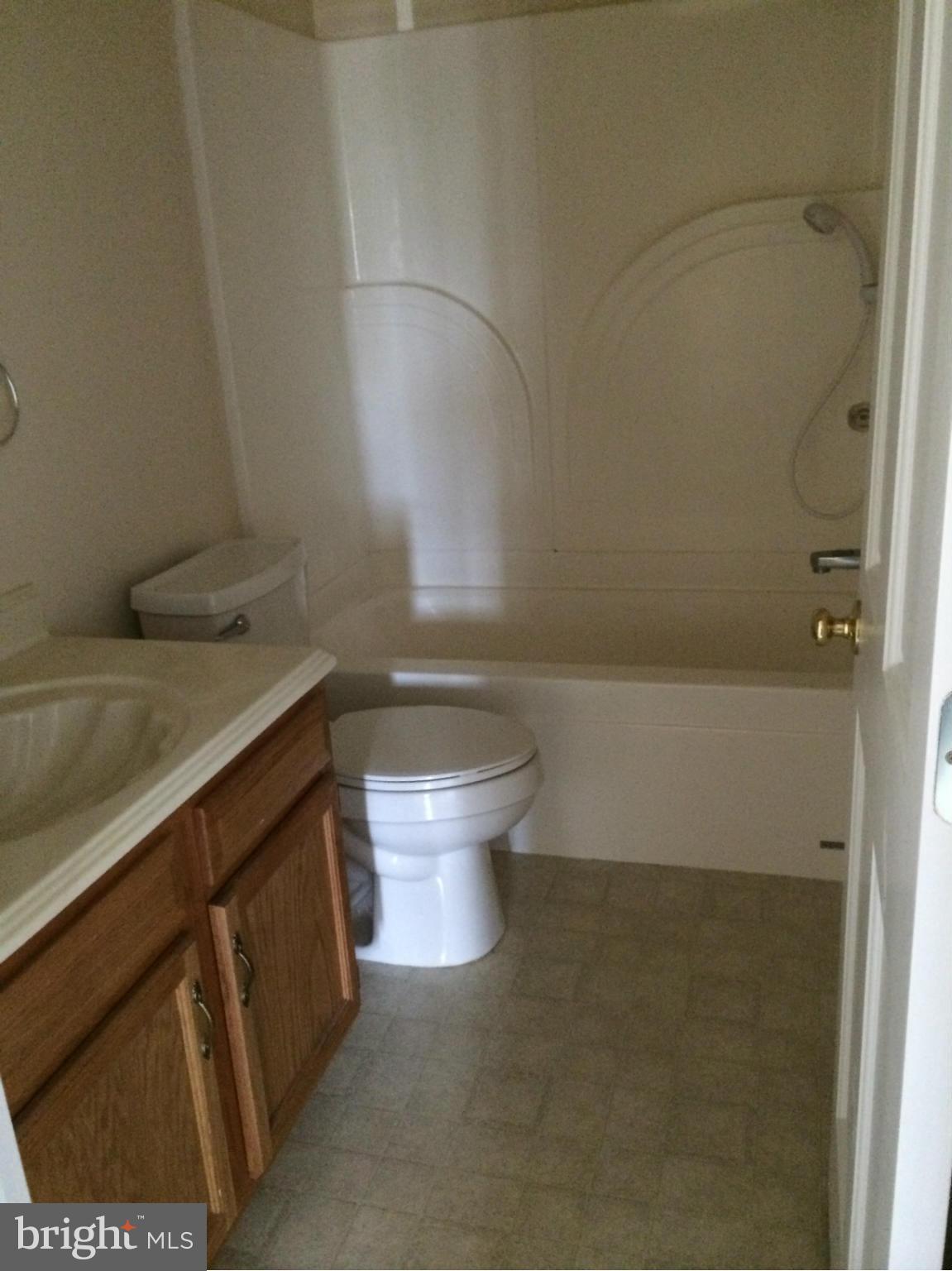 CENTENNIAL SQUARE - Residential Lease