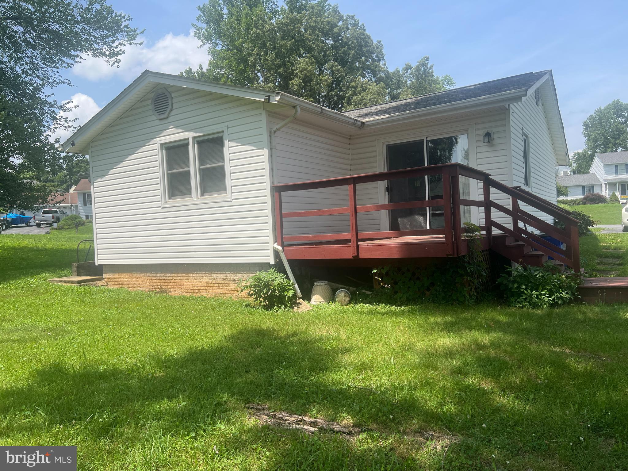 POINT OF ROCKS ESTATES - Residential