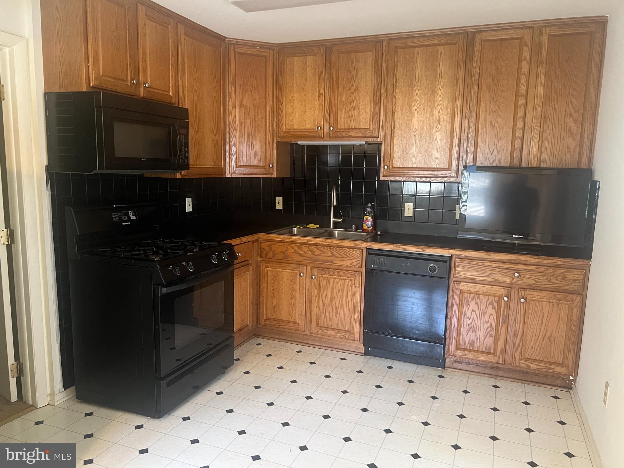 POINT OF ROCKS ESTATES - Residential