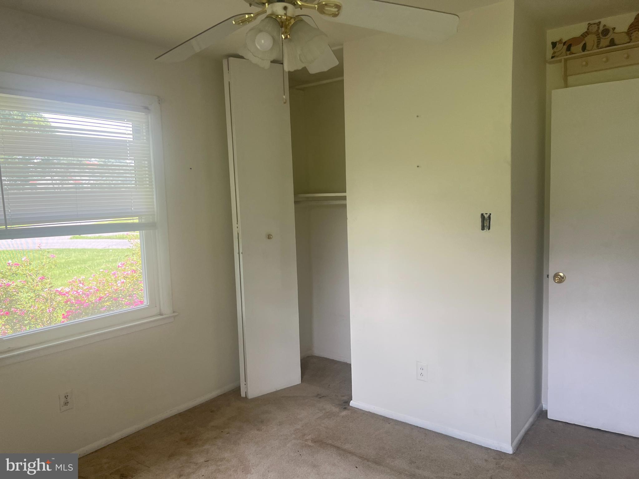 POINT OF ROCKS ESTATES - Residential