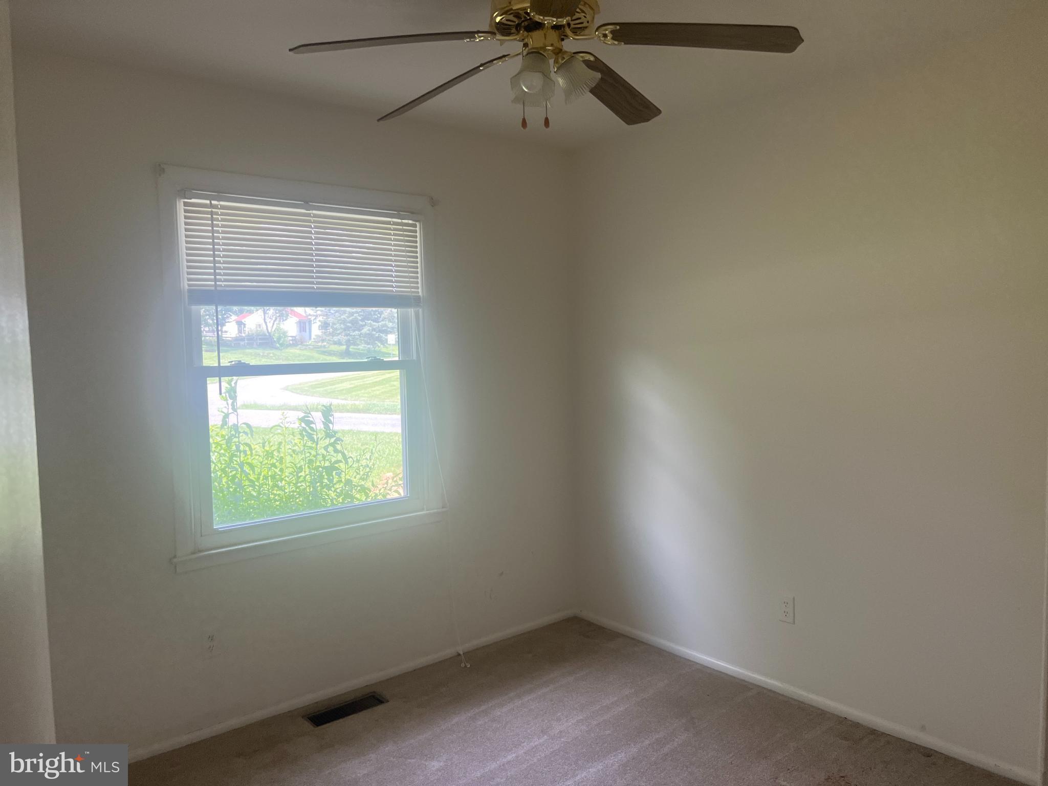 POINT OF ROCKS ESTATES - Residential