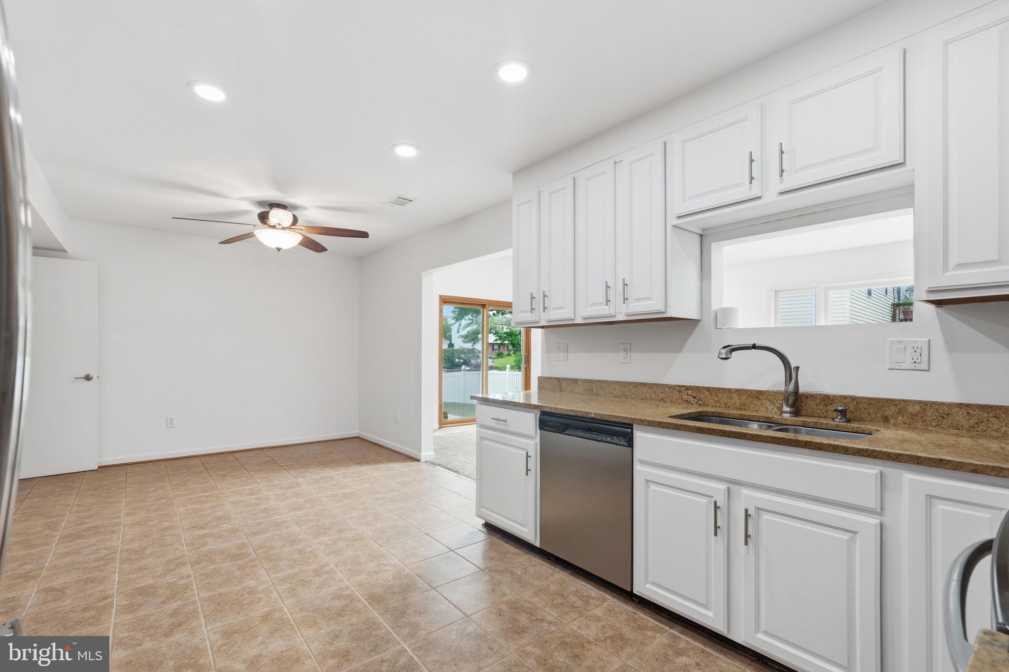 1300 BAYSHIRE LANE
