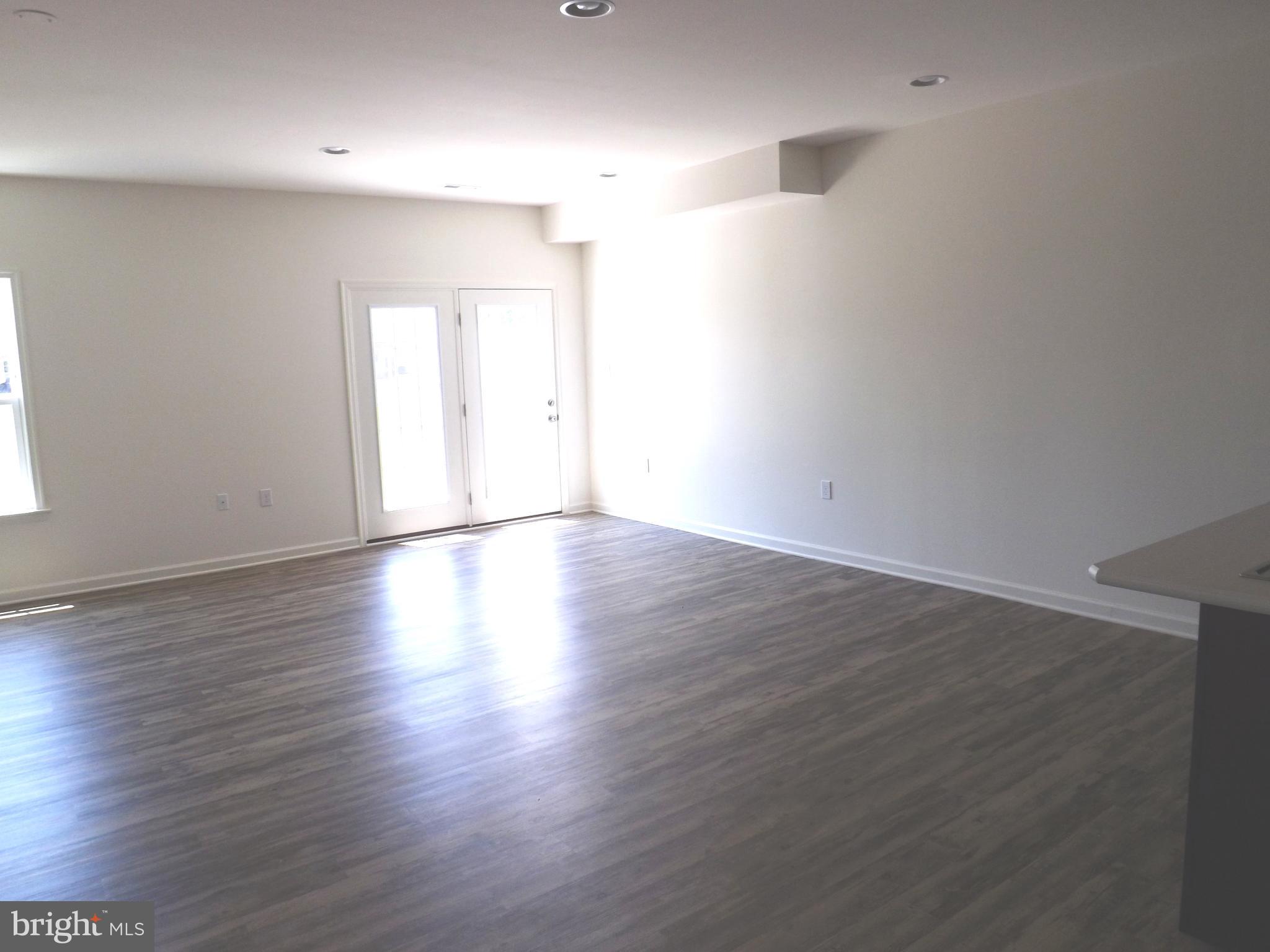 SPRING MILLS - Residential Lease