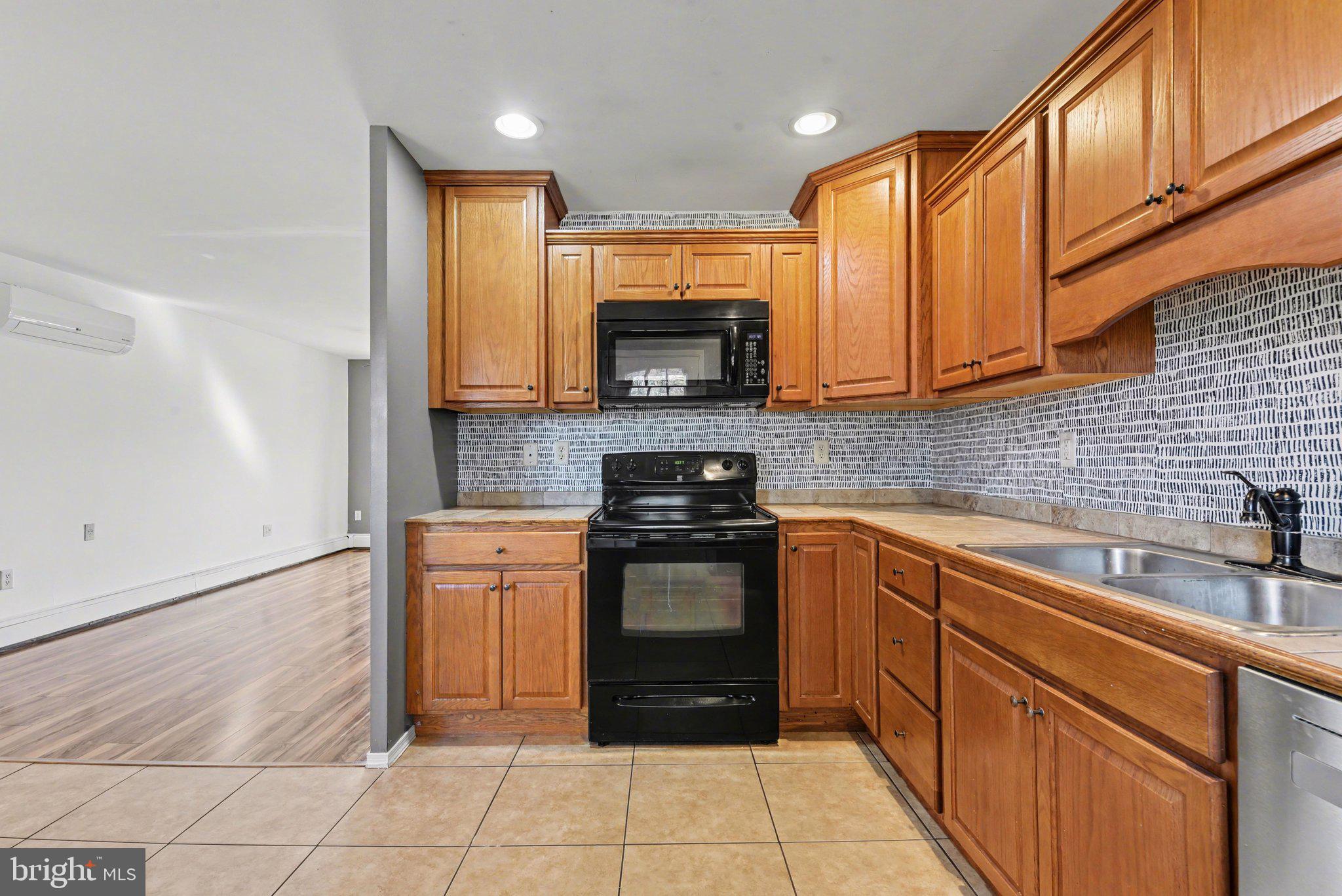 SUNSHINE HILLS - Residential